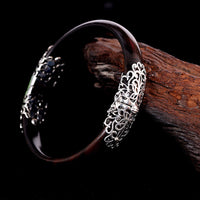 alana-bracelet-jonc-bois-de-santal-argent-massif-sur-racine-profil
