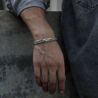 dawa-bracelet-jonc-homme-argent-sur-poignet