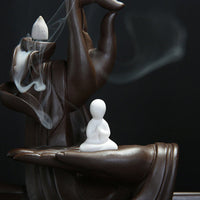 mains-de-bouddha-meditation-porte-encens-brun-detail